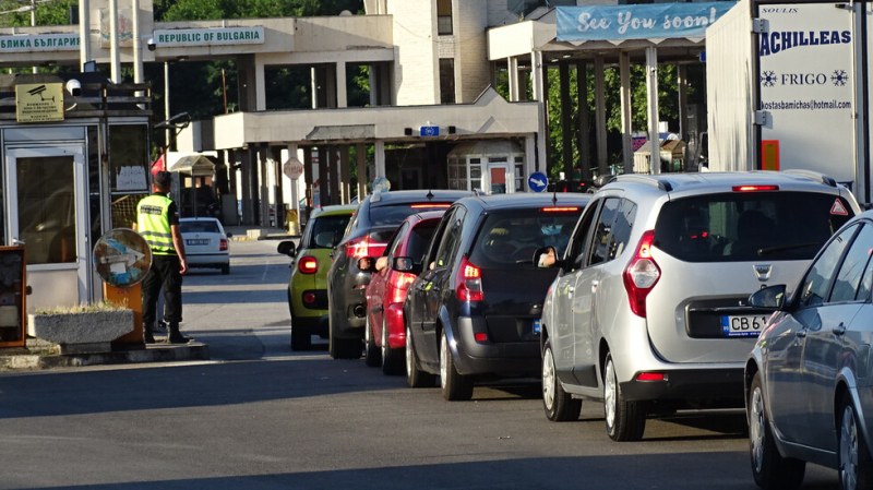 Гърция промени условията на зелените сертификати за влизане в страната