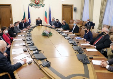 Министрите от служебния кабинет се събраха на извънредно заседание научи