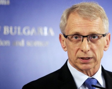 Министър Денков: Очаквам да има тестове за учениците до края на годината