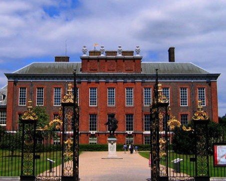 Застреляха въоръжен мъж до Кралския дворец