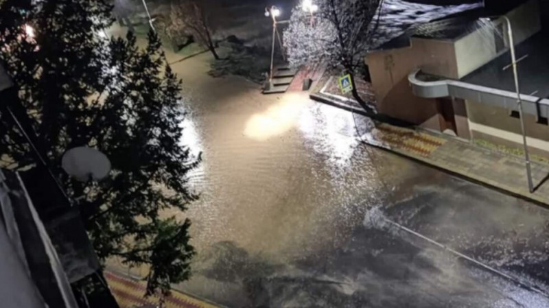 Обявиха бедствено положение в Неделино и Рудозем заради преливащи реки