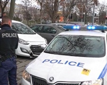 Издириха дрифтаджията, ударил две коли в 