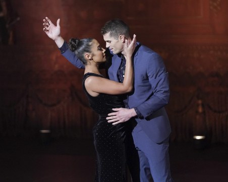 Как жената изпраща сексуални сигнали на мъжа?