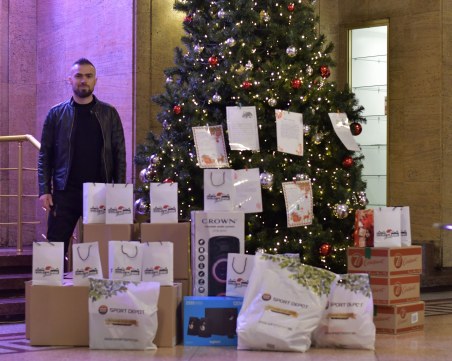 Локомотив и фенската организация World Wide Locos ще зарадват за коледа деца от различни домове