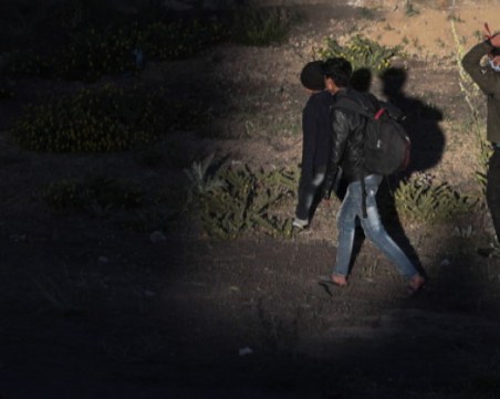 Заловиха 18 мъже и деца бежанци край великотърновски път