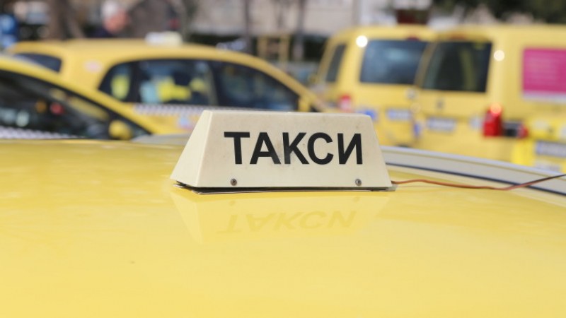 14-годишен претараши четири таксита в Асеновград