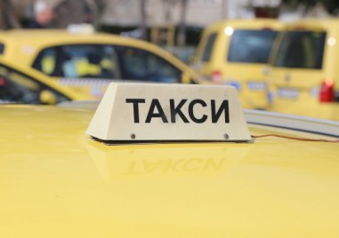 Малолетен е заподозрян за серия кражби от таксиметрови автомобили в