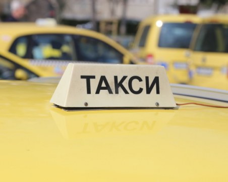 14-годишен претараши четири таксита в Асеновград