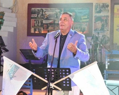 От COVID-19 почина гръцки журналист, създал антиваксърска партия