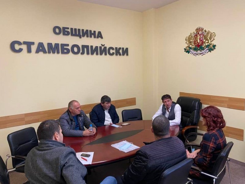 Мараджиев и кметовете на селата в община Стамболийски с превантивни мерки срещу наводненията