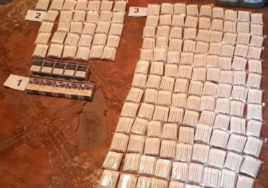 Близо 15000 къса контрабандни цигари иззели служителите на реда в