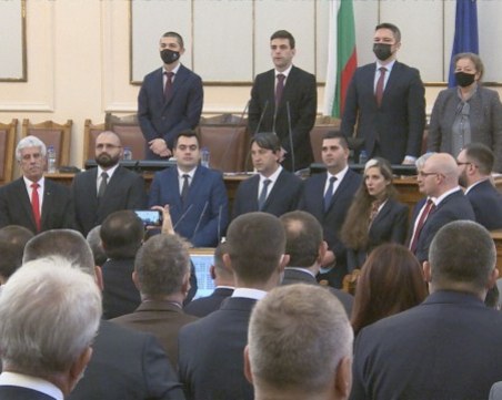 12 нови депутати се заклеха в Народното събрание