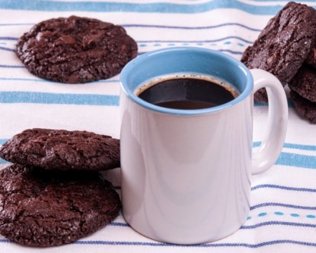 Какаови бисквити с шоколад - идеални коледни сладки