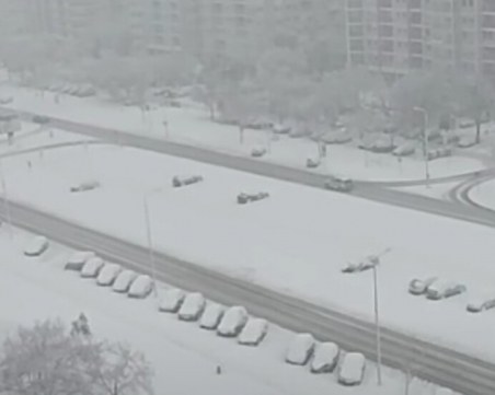 Обявиха извънредно положение в части на Сърбия заради обилен снеговалеж