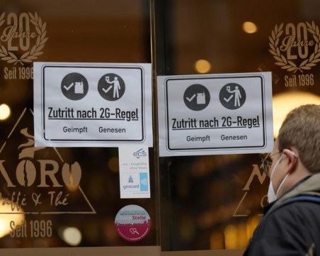 Строги мерки за неваксинираните в Кипър, Италия връща тестовете за пътуващите от ЕС