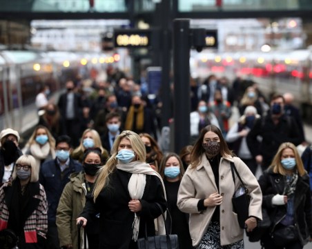 Нов антирекорд по новозаразени с COVID-19 в Англия