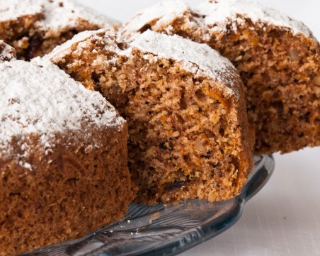 Постен кекс с тиква и сушени плодове