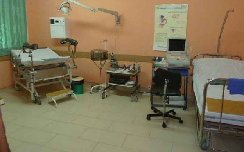 РЗИ и полиция влязоха в лечебно заведение край Пловдив, глобиха медик и пациент без маски