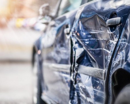 Катастрофа затруднява движението на АМ 