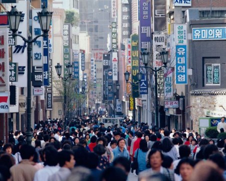 Нов режим: Забраниха смеха, алкохола и погребенията в Северна Корея