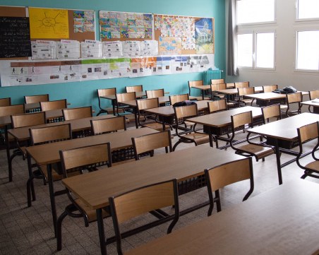 Стряскащи данни: Над 40 000 ученици са отпаднали от училищата в България за година