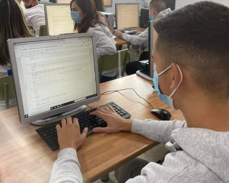 За учениците: МОН пусна безплатно над 10 500 урока и образователни игри