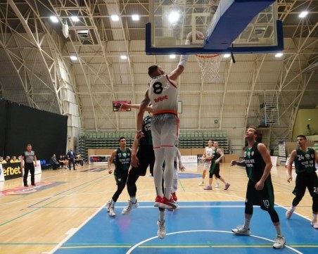 Академик приема лидера в НБЛ Рилски спортист