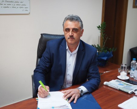 220 деца от община 