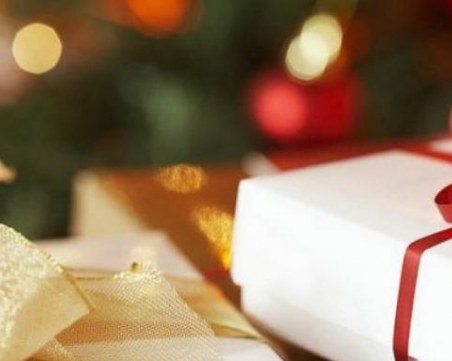 Централен полицейски синдикат зарадва 15 деца на загинали пловдивски полицаи за Коледа