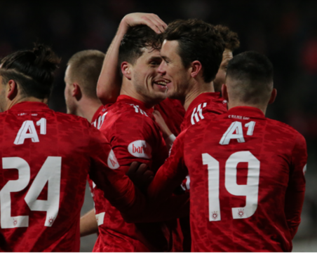 ЦСКА взе дербито с Лудогорец и направи разликата на върха само две точки