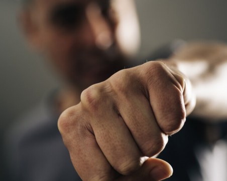 Възрастен мъж пострада след удар от непознат в центъра на Пловдив