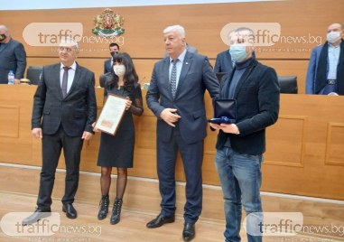 Семейство на проф Красимир Мурджев получи грамотата за званието Почетен