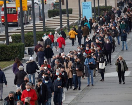 Здравни експерти в Испания зоват за връщане към строги Covid ограничения