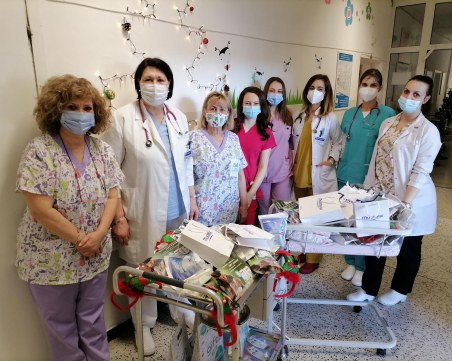 Фирми изненадаха предколедно персонала и пациентите в УМБАЛ 