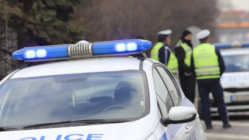 Джип е блъснал дете с тротинетка на пешеходна пътека на