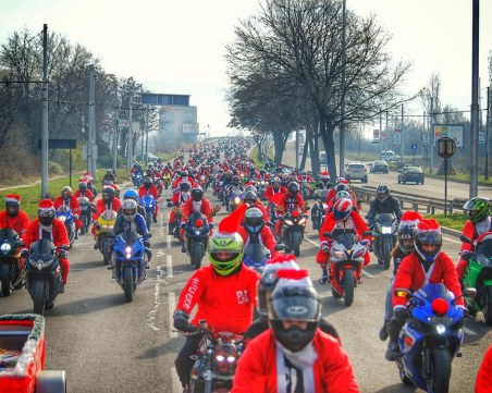 Мотористи превземат улици и булеварди навръх Коледа, призовават за повишено внимание на пътя