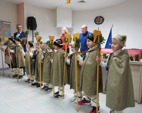 Празничният дух завладя община 