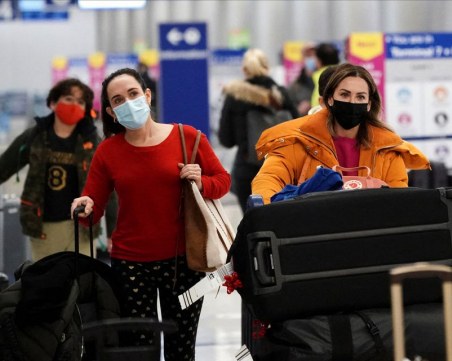 Авиокомпании отменят десетки полети в САЩ заради Омикрон