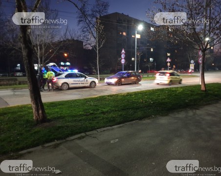 Кола се заби в насрещното на булевард в Кючука