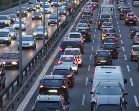 Очаква се интензивен трафик по пътищата у нас