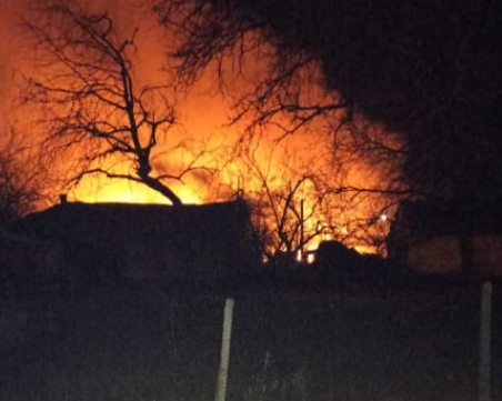 След големия пожар на фабрика в Казанлъшко: Няма пострадали, изгоряла е готова продукция