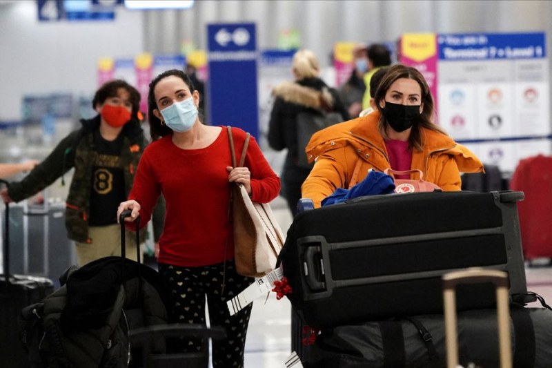 Авиокомпании отменят десетки полети в САЩ заради Омикрон