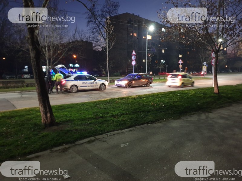 Кола се заби в насрещното на булевард в Кючука