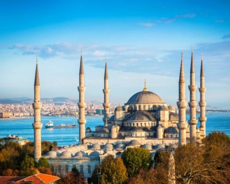 Арестуваха девет души в Истанбул заподозрени за връзки с 