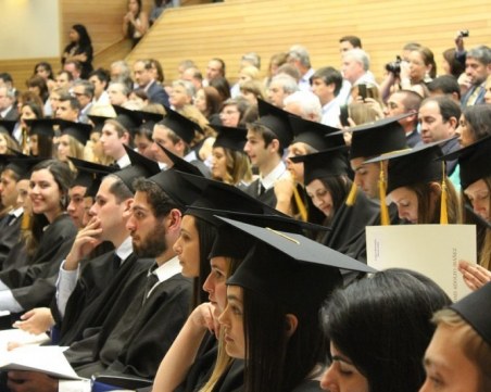 Студентите искат отново присъствено обучение от февруари