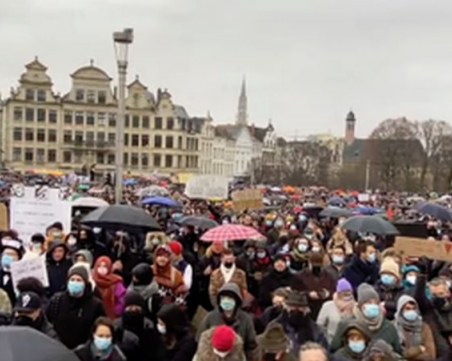Хиляди излязоха на протест в Брюксел срещу ограниченията