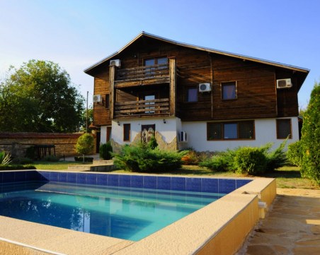 Абсурд: Как над 300 души резервираха една и съща къща за Нова година у нас?