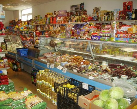 Българите харчим най-много за храна и безалкохолни