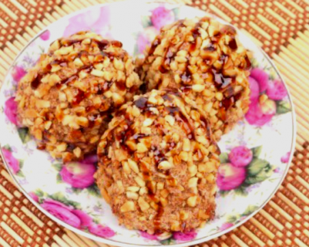 Лесни новогодишни сладки с канела и орехи