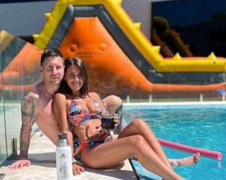 Меси прекара коледните празници по бански заедно с благоверната си